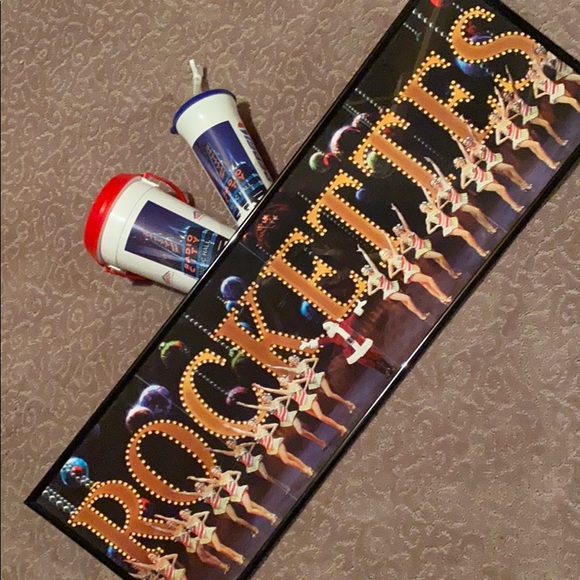 ROCKETTES/Radio City Music Hall  poster/soda & popcorn cups ~ 🎅🏻🎄NYC - Picture 1 of 6